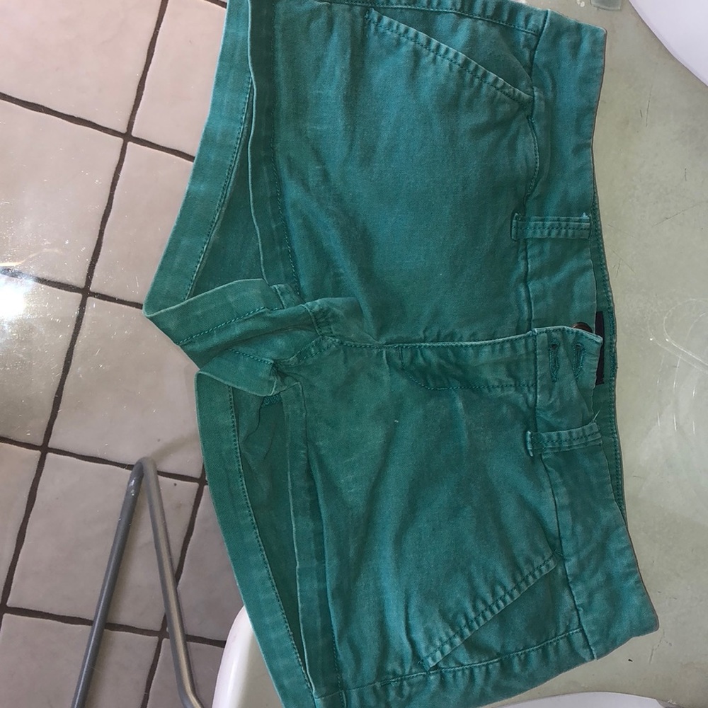 Size 4 shorts. American Eagle.
